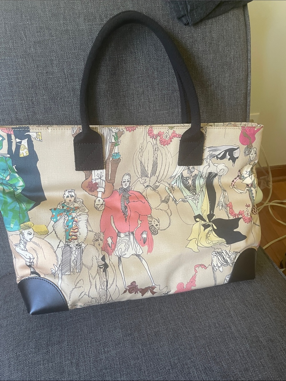 Christian Lacroix Artistic expression of all Women Tote SUPER CLEAN! 15x11x5